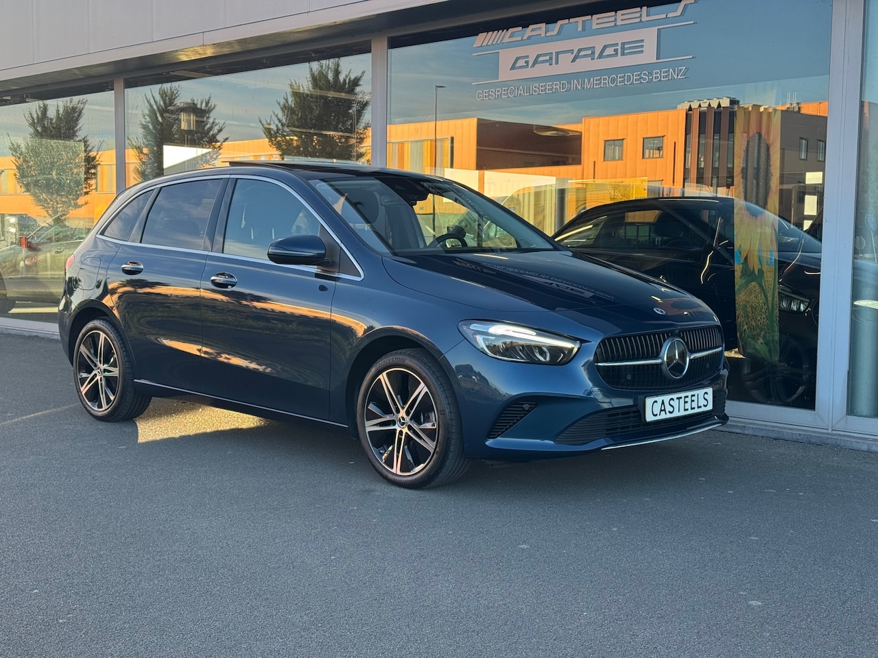 Mercedes-Benz B-klasse - 250 e Luxury Line automaat , panoranadak , Apple-carplay ,leer - AutoWereld.nl