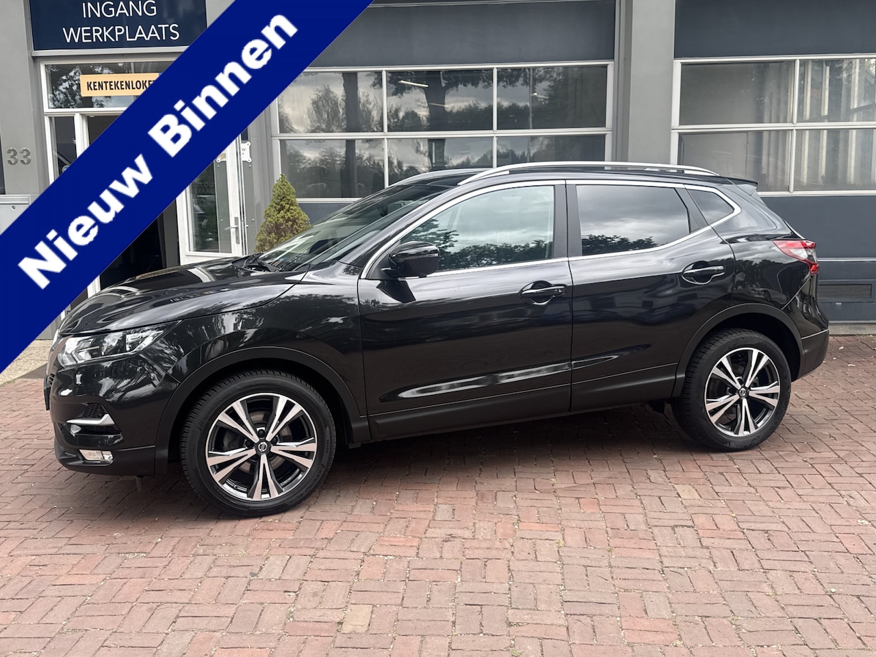 Nissan Qashqai - 1.2 N-Connecta | Navi | Pano | Clima | Trekhaak  08-2018 87.312 KM - AutoWereld.nl