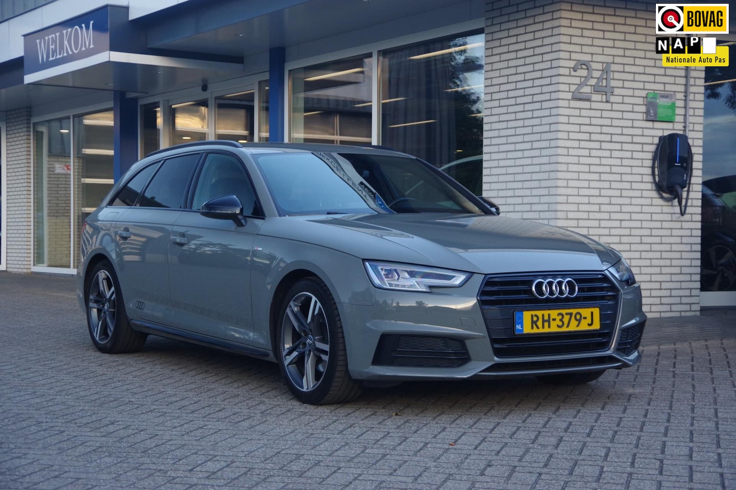 Audi A4 Avant - 1.4 TFSI Sport S line black edition stoelverwarming cruise controle - AutoWereld.nl