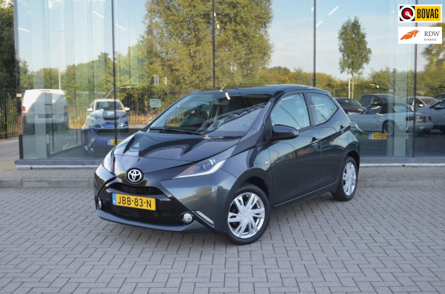 Toyota Aygo - 1.0 VVT-i x-play | Camera | Cruise controle | Airco | Bluetooth - AutoWereld.nl