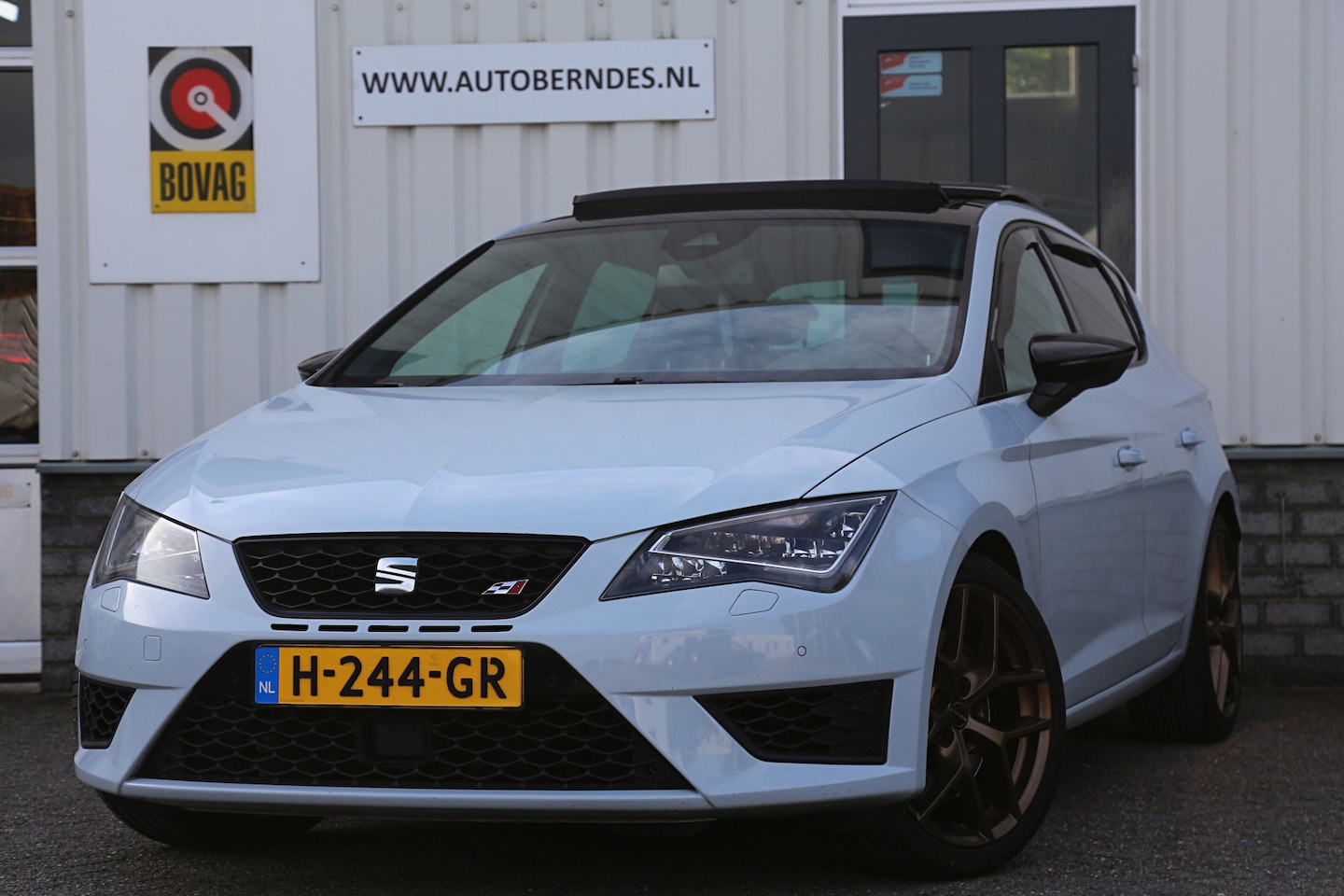 SEAT Leon - 2.0 TSI Cupra 280PK Aut.*Perfect Onderh.*Pano/Sportuitlaat/Leder/Stoelverw./ACC/Full Link/ - AutoWereld.nl