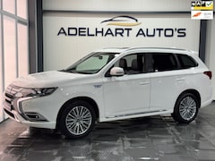 Mitsubishi Outlander - 2.4 PHEV Pure+ 4WD Automaat / Panorama dak / Lederen interieur / Elektrische stoelen / Cam