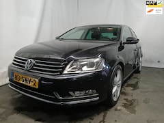 Volkswagen Passat - 1.4 TSI Highline BlueMotion - Leer - Clima - Linker / Rechter Zijschade - BPM