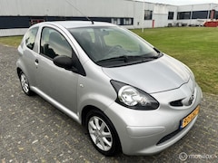 Toyota Aygo - 1.0-12V /APK / NAP / Airco / Cruise /