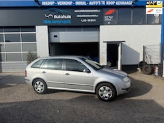 Skoda Fabia Combi - 1.4-16V Comfort-Automaat- met onderhoudshistorie, Cruise Control, NAP en een ruime APK