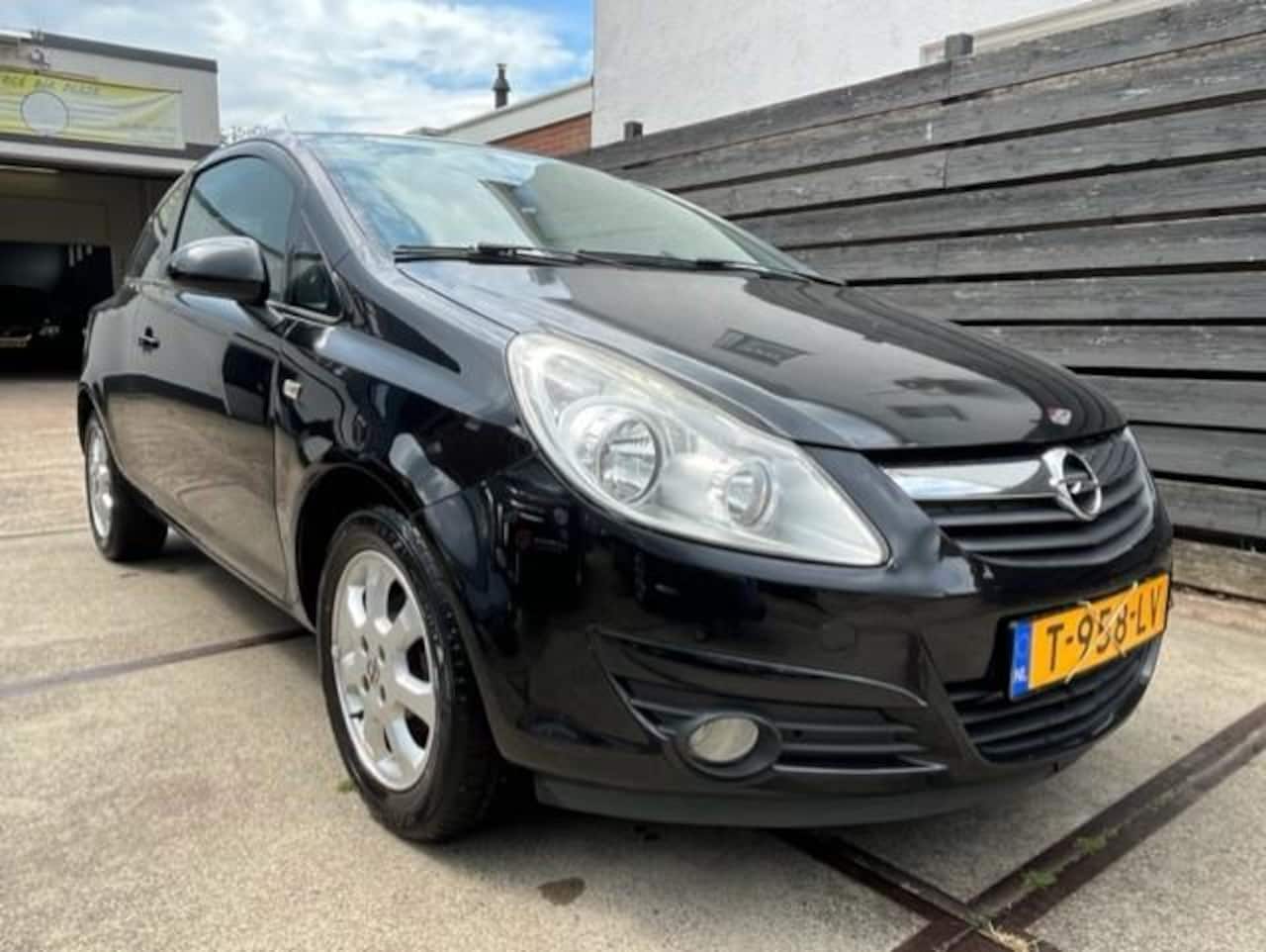 Opel Corsa - 1.2-16V Selection SERVICE ONDERHOUD APK 10-2025 - AutoWereld.nl