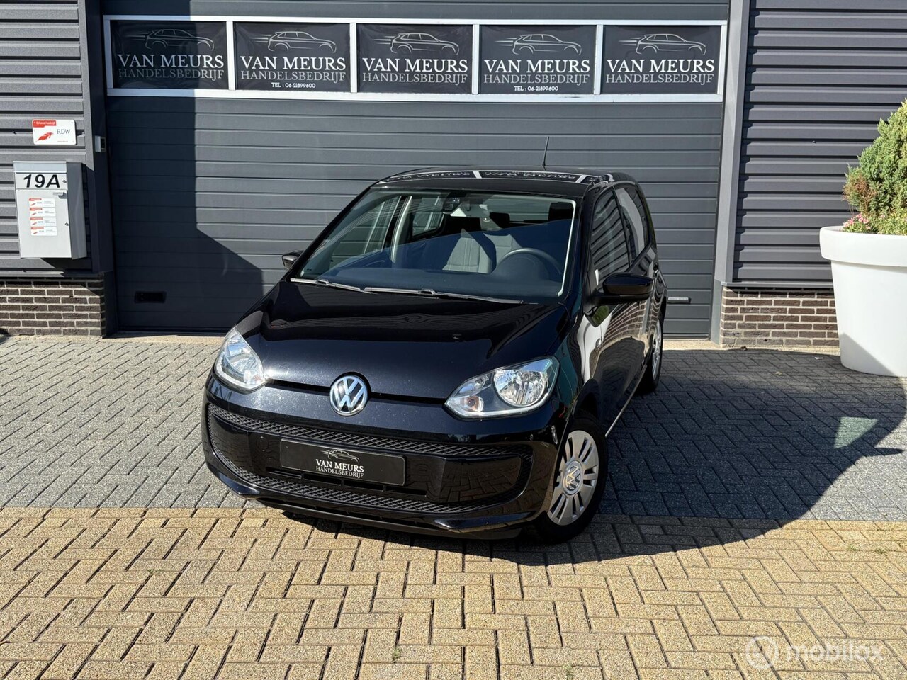 Volkswagen Up! - 1.0 move up! BlueMotion 1.0 move up! BlueMotion, Airco, 5 deurs, apk bij aflevering... - AutoWereld.nl