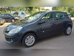 Renault Clio - 1.2-16V Special Line