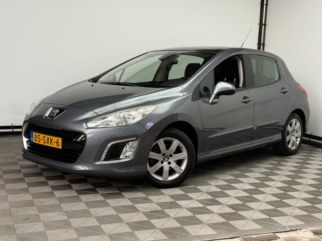 Peugeot 308 - 1.6 VTi Première 5-drs Led Pano Navi NL Auto - AutoWereld.nl