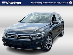 Volkswagen Passat Variant - 1.4 TSI PHEV 218pk GTE DSG Automaat / Panorama dak / Navigatie / 360 Camera / App Connect