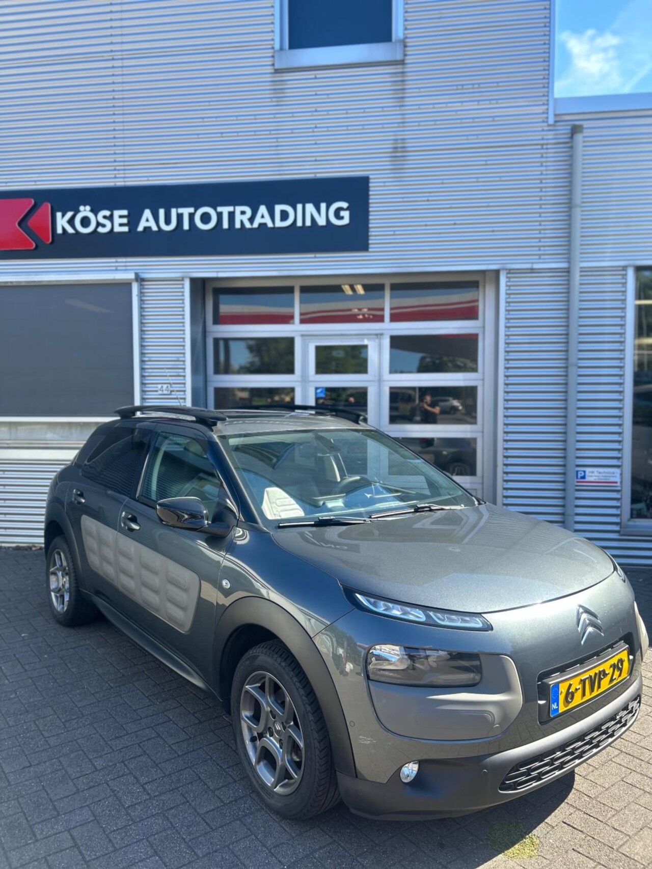 Citroën C4 Cactus - 1.2 e-VTi Shine PANO LEDER VOL OPTIES - AutoWereld.nl