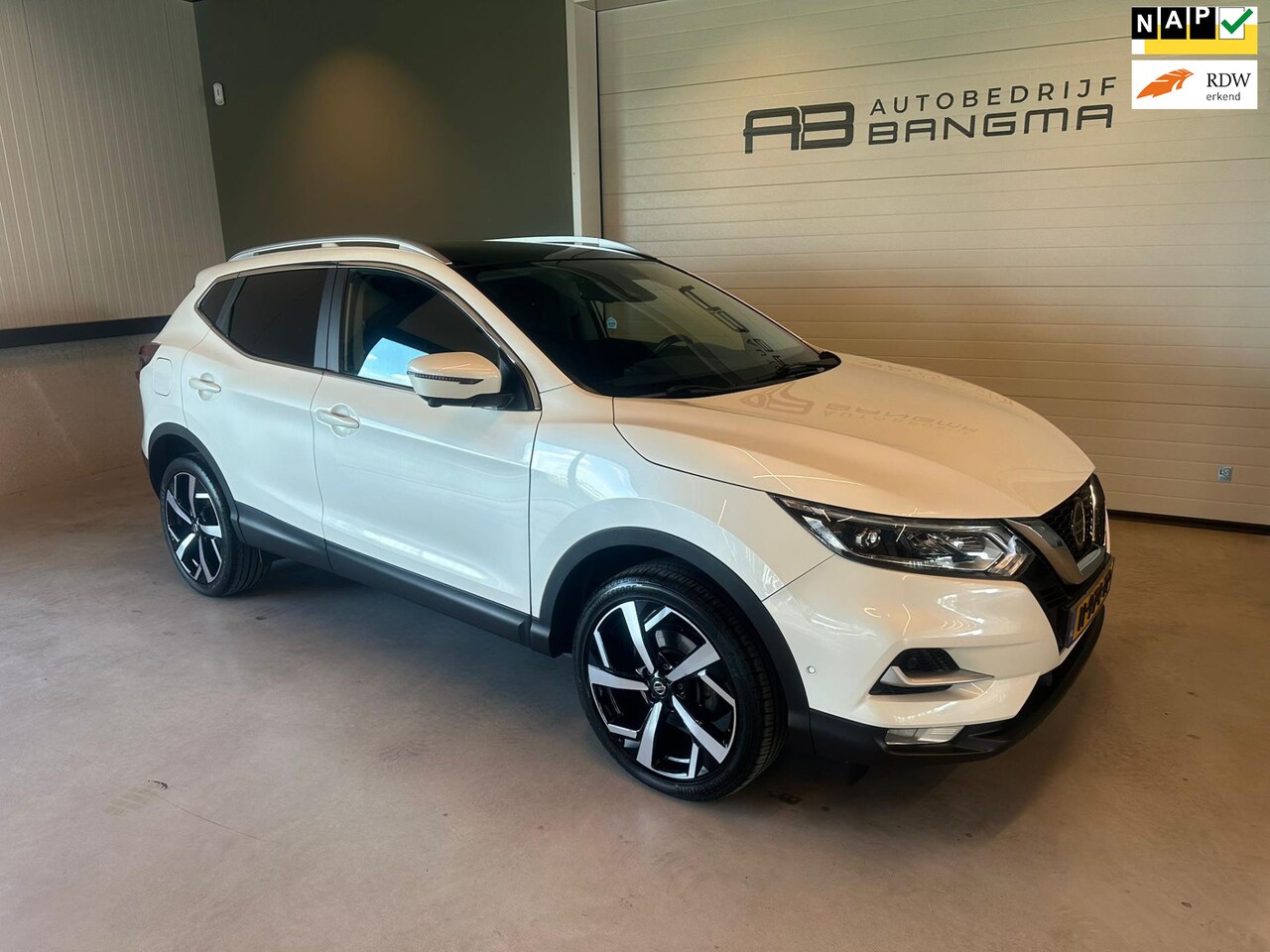 Nissan Qashqai - 1.3 DIG-T TEKNA/CLIMA AIRCO/ISOFIX/LM-VELG/NAVIGATIE/PANORAMADAK/CRUISECONTROL/BLUETOOTH/K - AutoWereld.nl