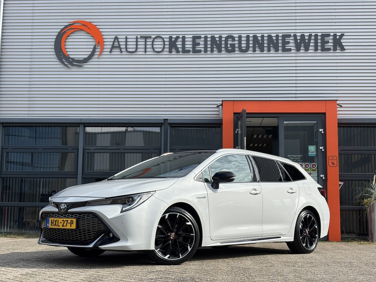 Toyota Corolla Touring Sports - 2.0 Hybrid GR SPORT PLUS / Apple Carplay / Android Auto / Schuif Kanteldak / Stoel & Stuur - AutoWereld.nl
