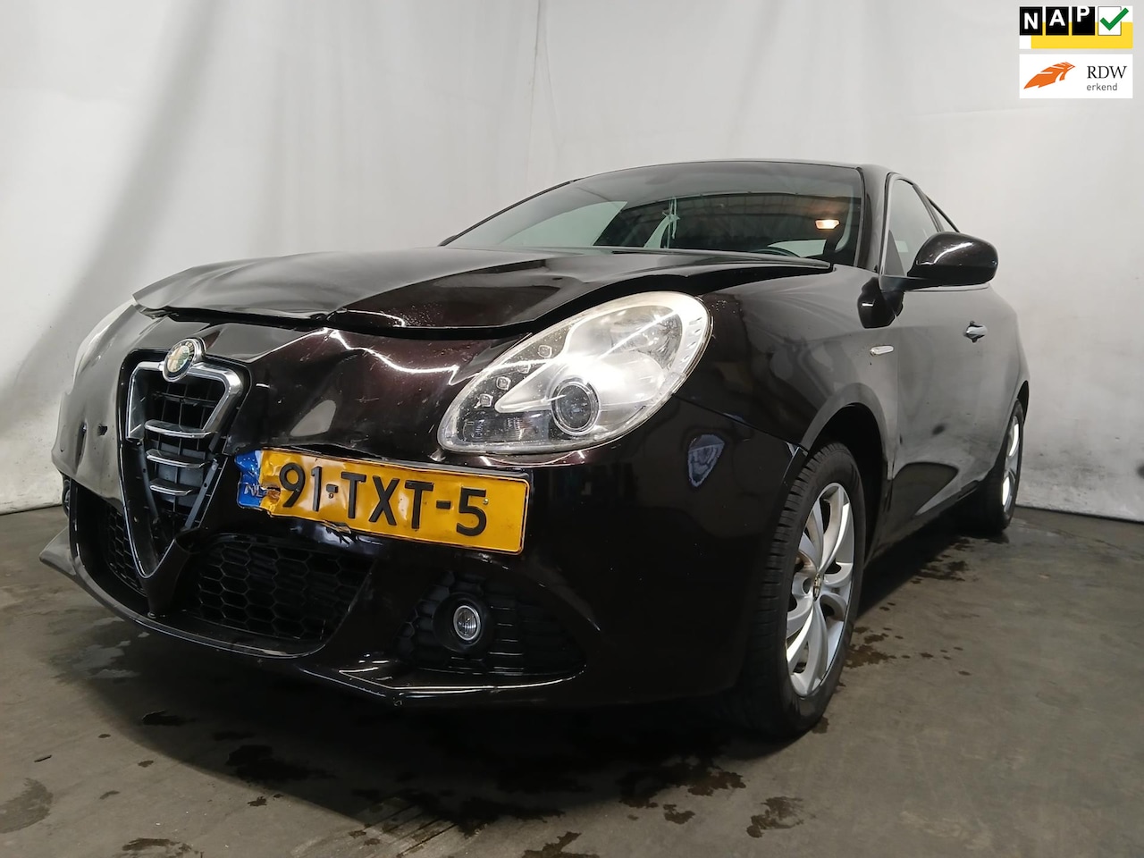 Alfa Romeo Giulietta - 1.4 T Distinctive - Clima - Schade - AutoWereld.nl