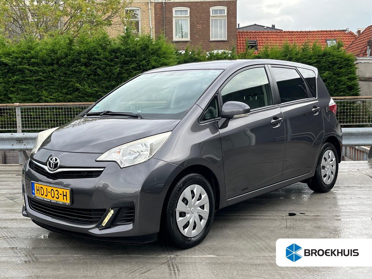 Toyota Verso S - 1.3 100PK VVT-i Aspiration | Airco | Achteruitrijcamera | Trekhaak! - AutoWereld.nl
