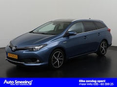 Toyota Auris Touring Sports - 1.8 Hybrid Dynamic Ultimate | Trekhaak | Panoramadak | Stoelverwarming | Zondag Open