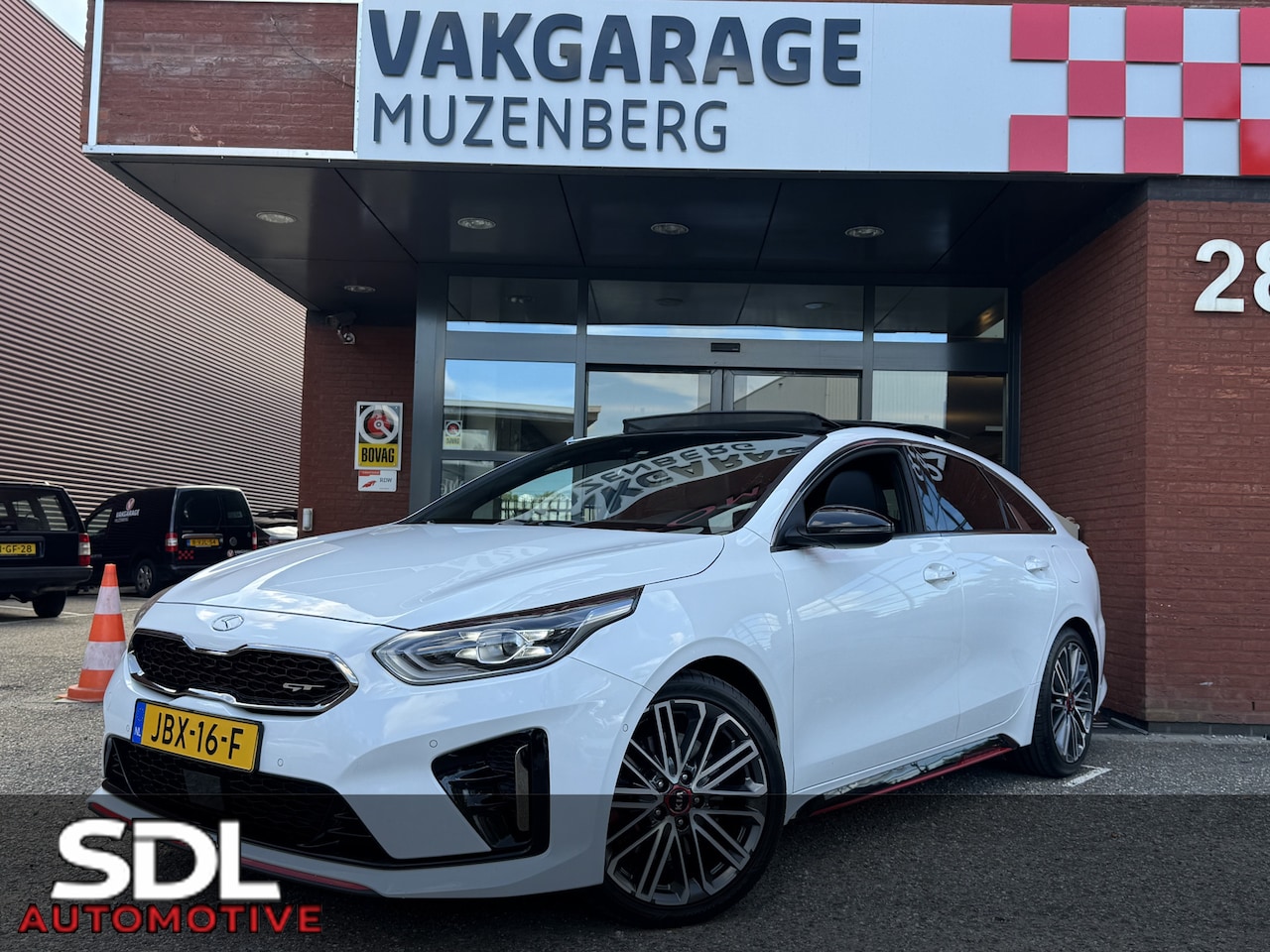 Kia Pro cee'd - 1.6 T-GDI GT 204PK!! // FULL LED // SCHUIF/KANTELDAK // MEMORY SEAT // JBL AUDIO // ADAPTI - AutoWereld.nl