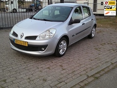 Renault Clio - 1.2-16V Special Line