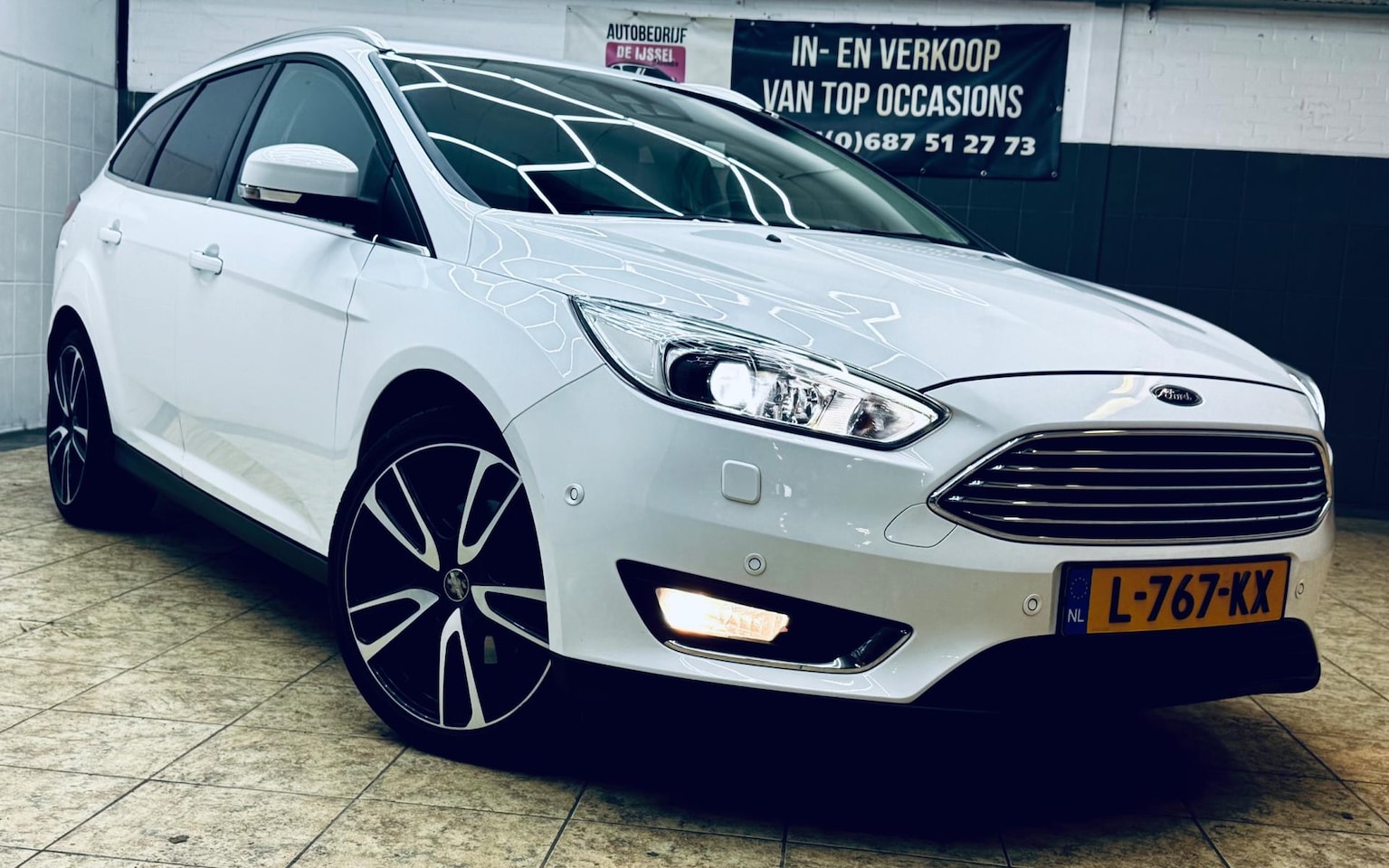 Ford Focus Wagon - 1.5 Titanium/TOP STAAT /GARANTIE/ - AutoWereld.nl