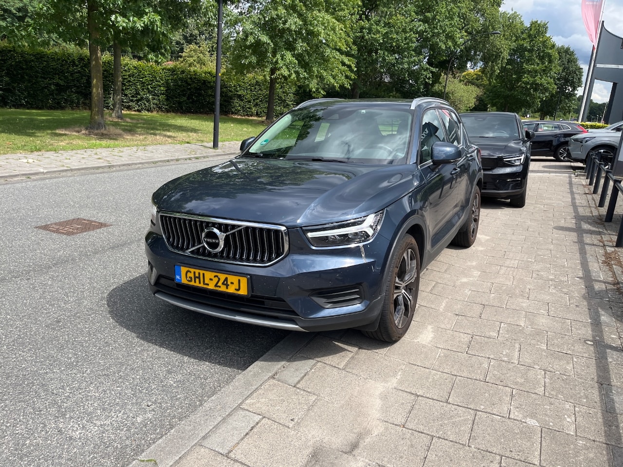Volvo XC40 - 1.5 T4 Recharge Inscription | Panoramadak | Trekhaak | Keyless | 19" Velgen - AutoWereld.nl