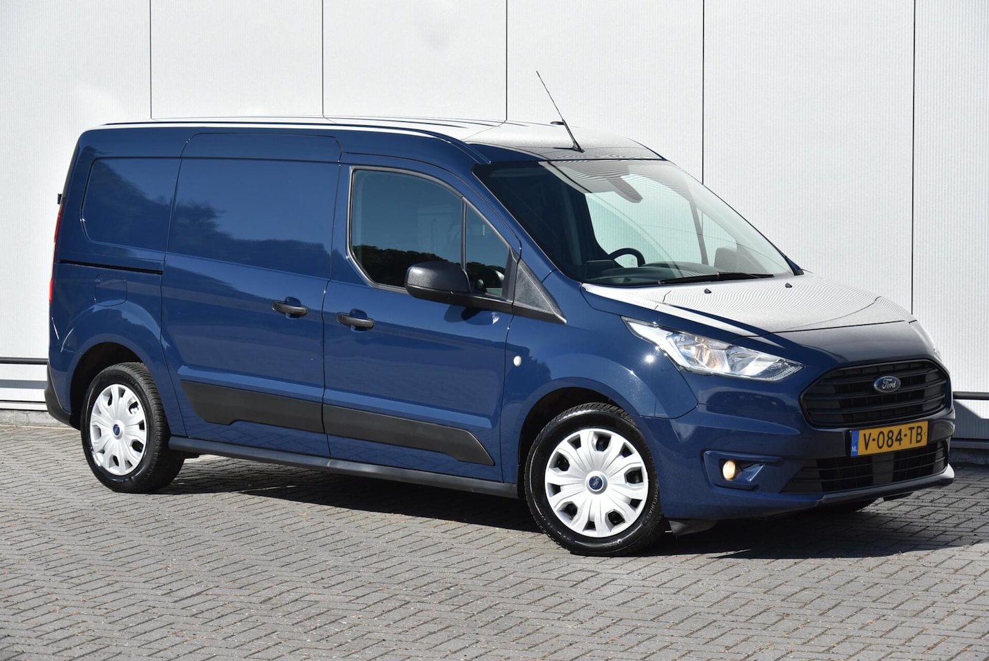 Ford Transit Connect - 1.0 Ecoboost L2 Airco Navi Camera Cruise - AutoWereld.nl