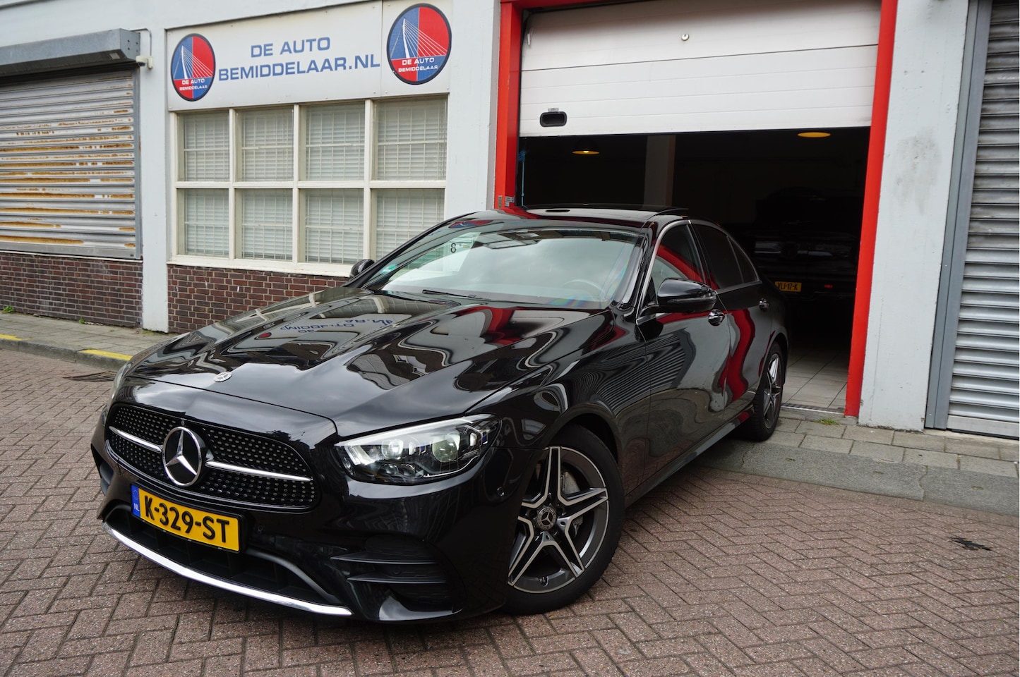 Mercedes-Benz E-klasse - 200 d Business Solution AMG | NL AUTO | 1ste Eigenaar | Dealer onderhouden | Panoramadak | - AutoWereld.nl