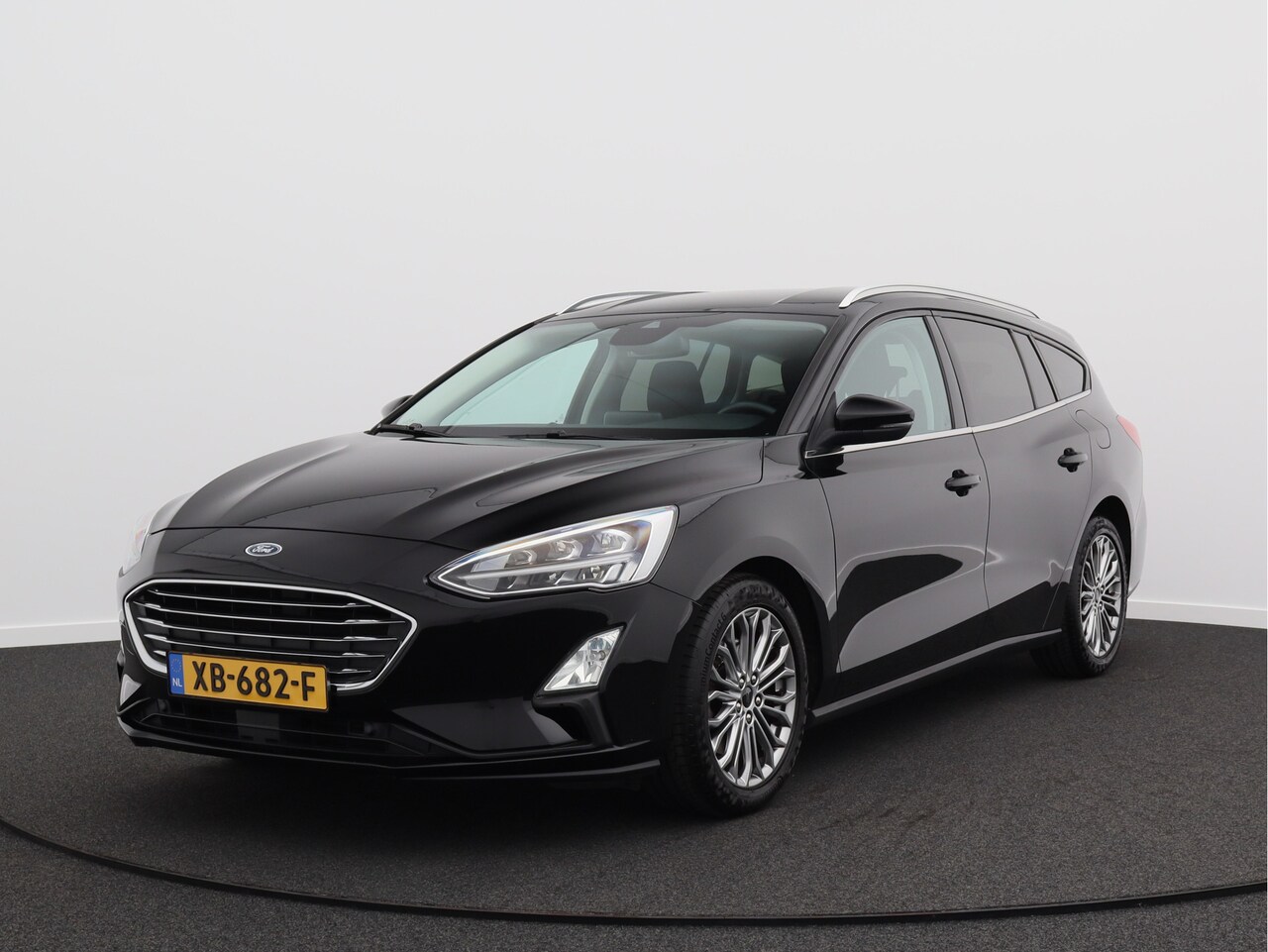 Ford Focus Wagon - 1.0 EcoBoost Titanium Business/ lage km/ compleet! - AutoWereld.nl