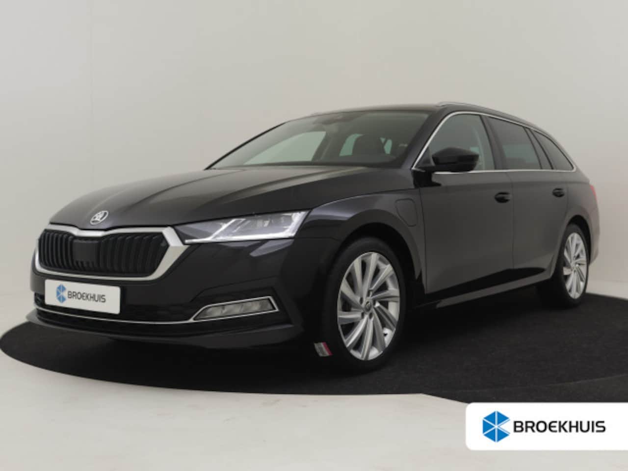 Skoda Octavia Combi - 1.4 150 kW / 204 pk PHEV Elektrische Stoelen incl Memory l Leder l Stoel ventilatie - AutoWereld.nl