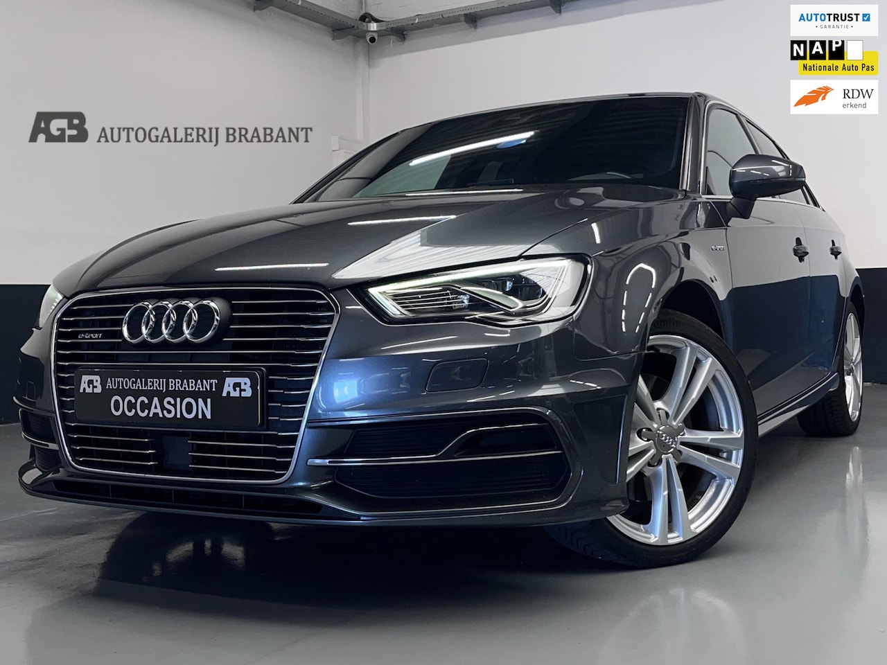 Audi A3 Sportback - 1.4 e-tron PHEV S-line Led/Keyless/Leder/Cruise - AutoWereld.nl