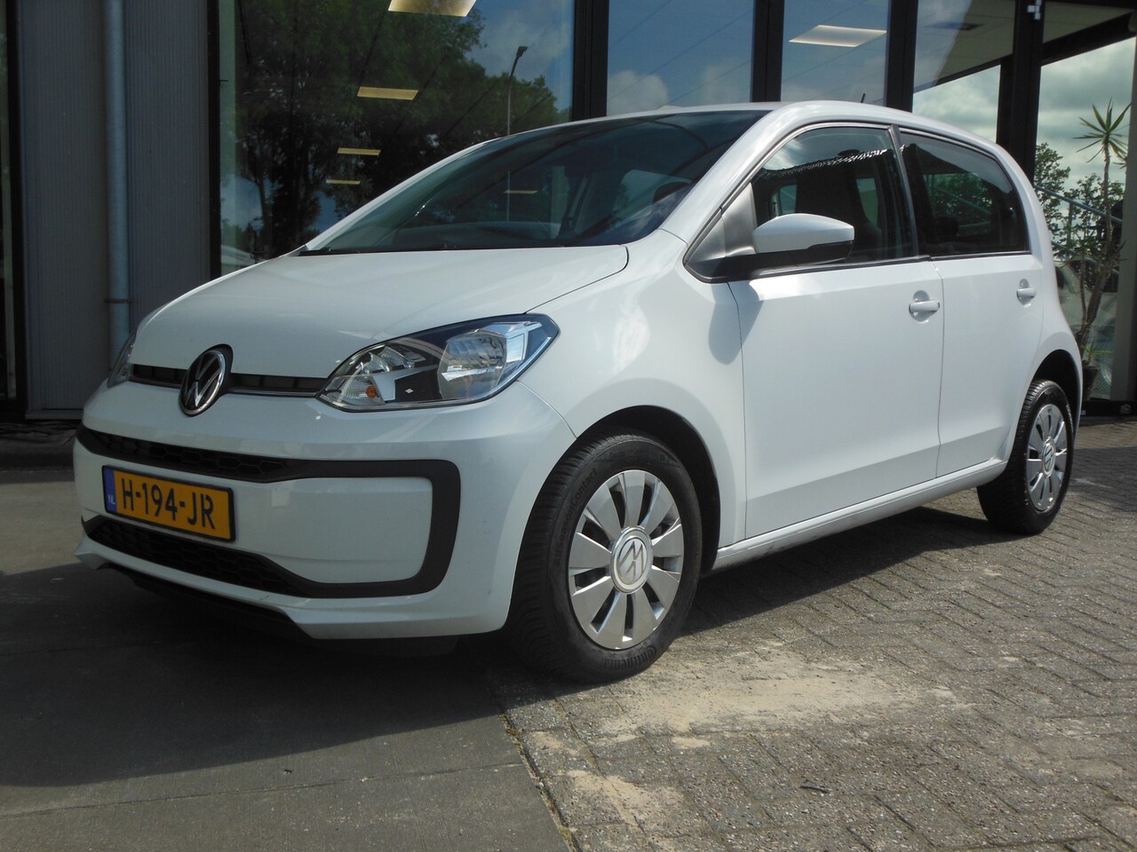 Volkswagen Up! - 1.0 BMT take up! Staat in De Krim - AutoWereld.nl