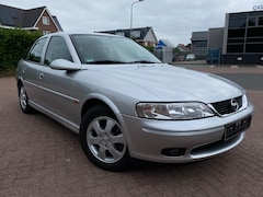 Opel Vectra - 1.6-16V Business Edition