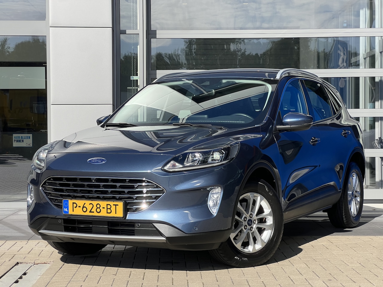Ford Kuga - 1.5 EcoBoost Titanium | Trekhaak wegkl. | 360 Camera | Adaptive Cruise | Elekt. achterklep - AutoWereld.nl