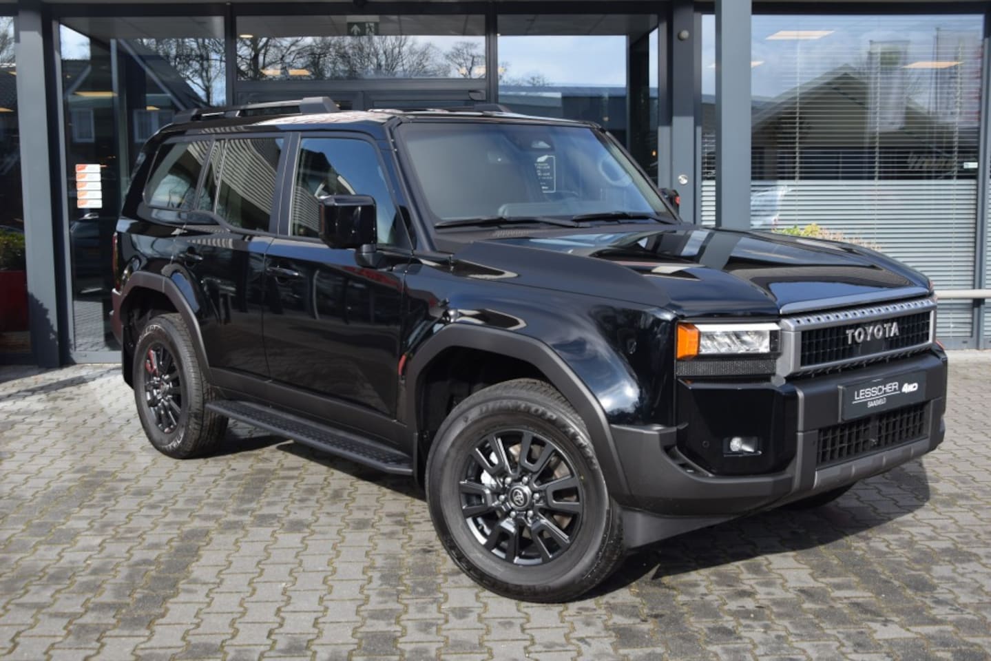 Toyota Land Cruiser 250 - 2.8 D-4D 5DRS EXECUTIVE A/T VAN MET SCHUIFDAK - AutoWereld.nl