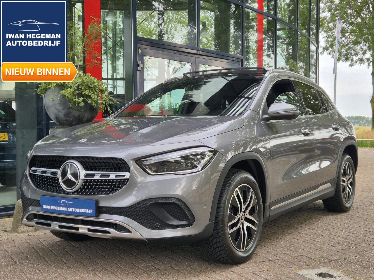 Mercedes-Benz GLA-Klasse - 250 e AUTOMAAT | Panormadak | Climate Control | Navigatie | Parkeercamera | Cruise Control - AutoWereld.nl