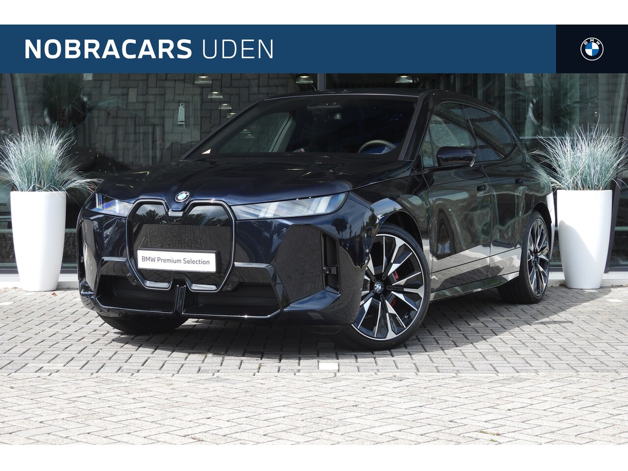 BMW iX - xDrive45 M Sport / Panoramadak / Trekhaak / Soft-Close / Stoelventilatie / Parking Assista - AutoWereld.nl
