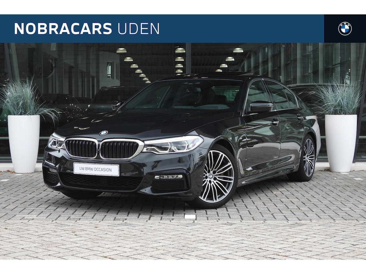BMW 5-serie - 520i High Executive M Sport Automaat / Schuif-kanteldak / Adaptieve LED / Parking Assistan - AutoWereld.nl