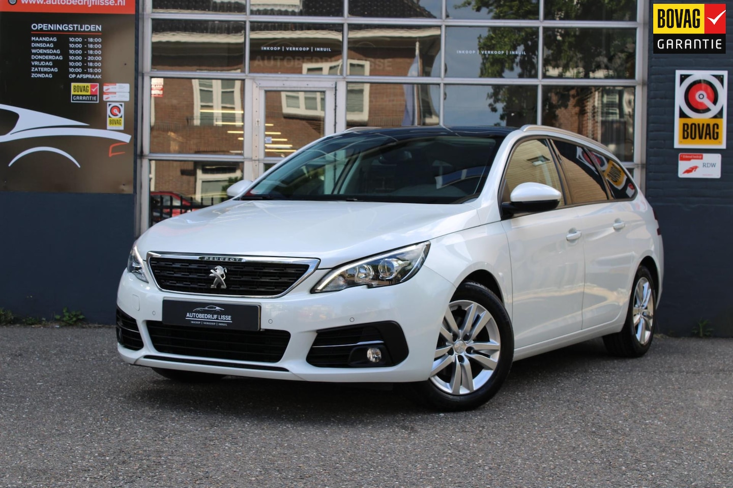 Peugeot 308 SW - 1.2 PureTech Blue Lease Executive Navi Pano - AutoWereld.nl
