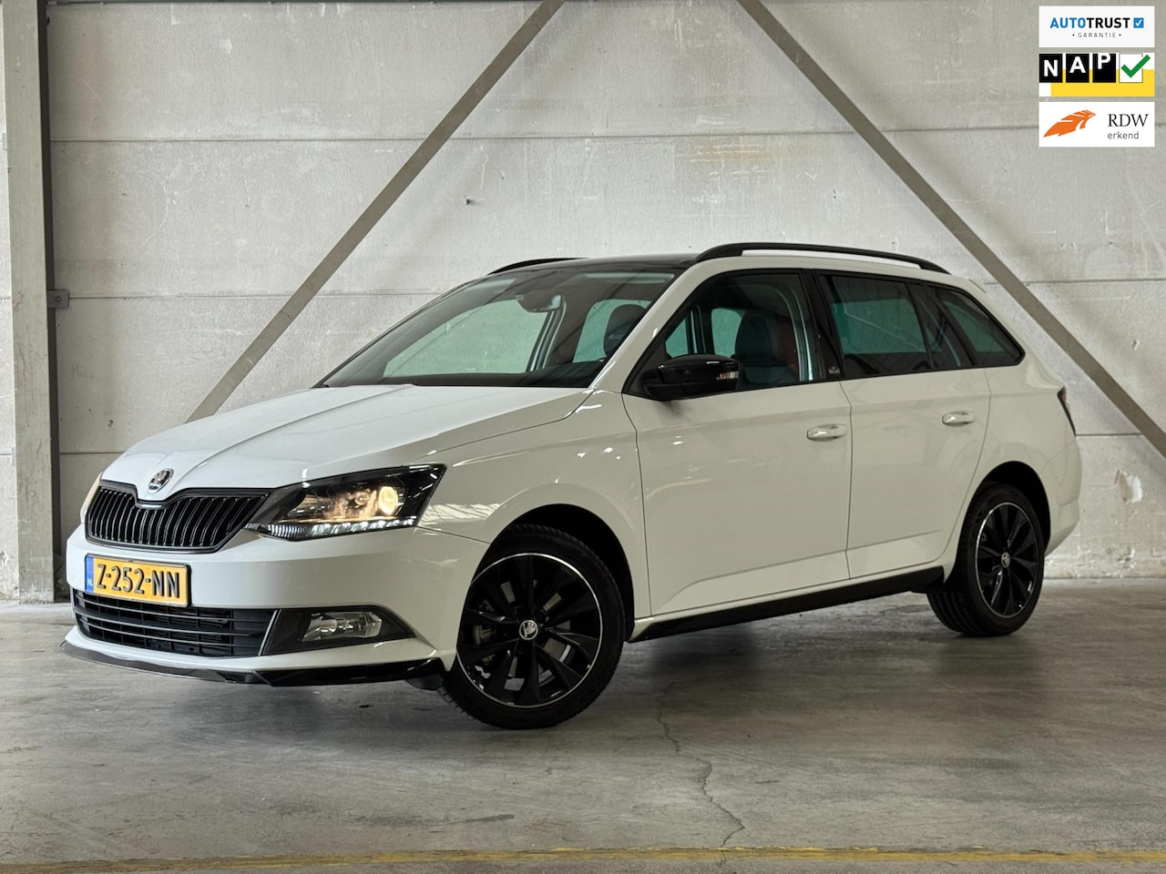 Skoda Fabia Combi - 1.0 TSI Monte Carlo Pano Stoelverwarming - AutoWereld.nl