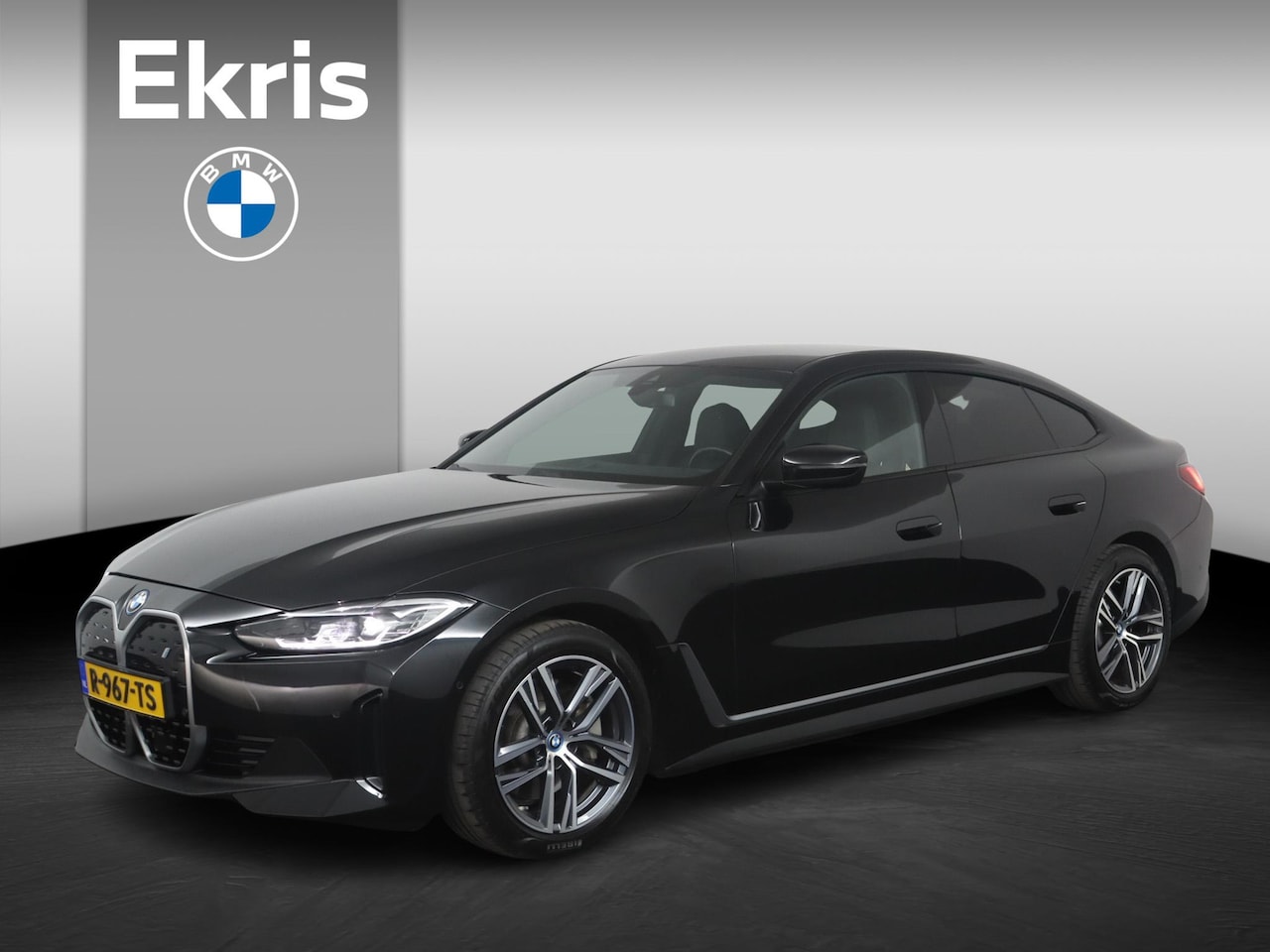 BMW i4 - eDrive40 84 kWh Trekhaak Elektrisch | Camera | Parkeersensoren voor en achter | Stoelverwa - AutoWereld.nl