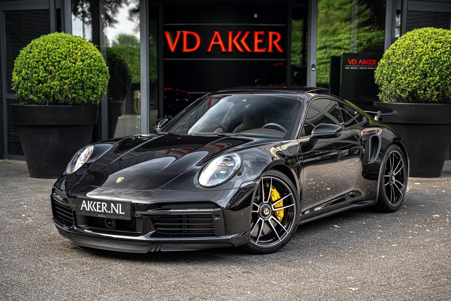 Porsche 911 - 992 Turbo S Lift | PPF | ACC | Schuifdak | 360° Camera | Lederpakket - AutoWereld.nl