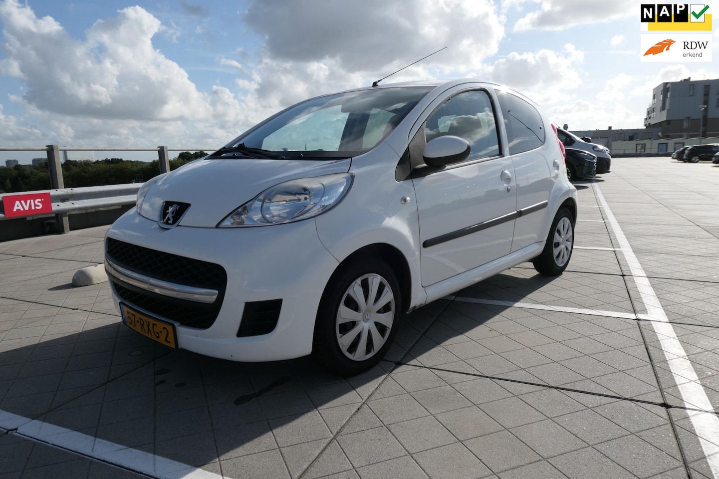 Peugeot 107 - 1.0-12V XS Automaat/Airco/Nap/5Drs/Cd/Usb/Boekjes/Elektrisch - AutoWereld.nl
