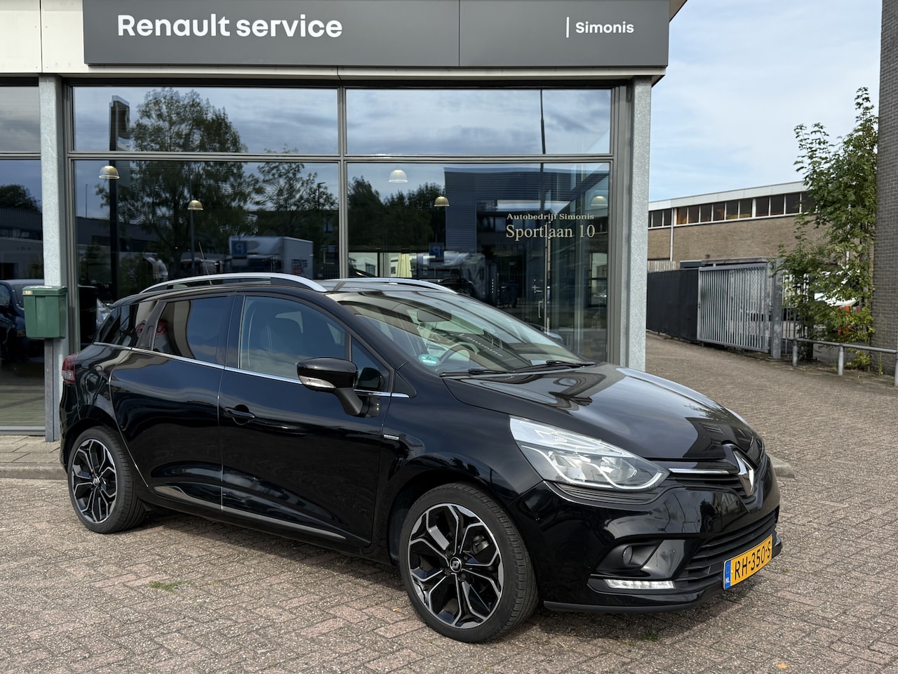 Renault Clio Estate - 0.9 TCe Limited Afneembare trekhaak - A. Camera - Navigatie - Getint glas - AutoWereld.nl