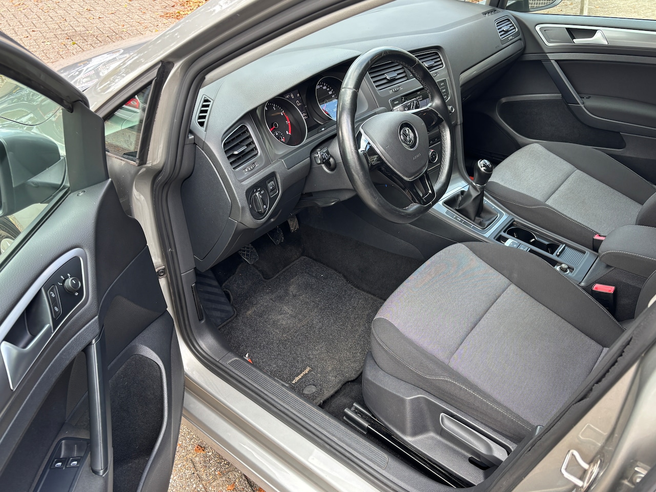 Volkswagen Golf - 1.2 TSI Trend Edition