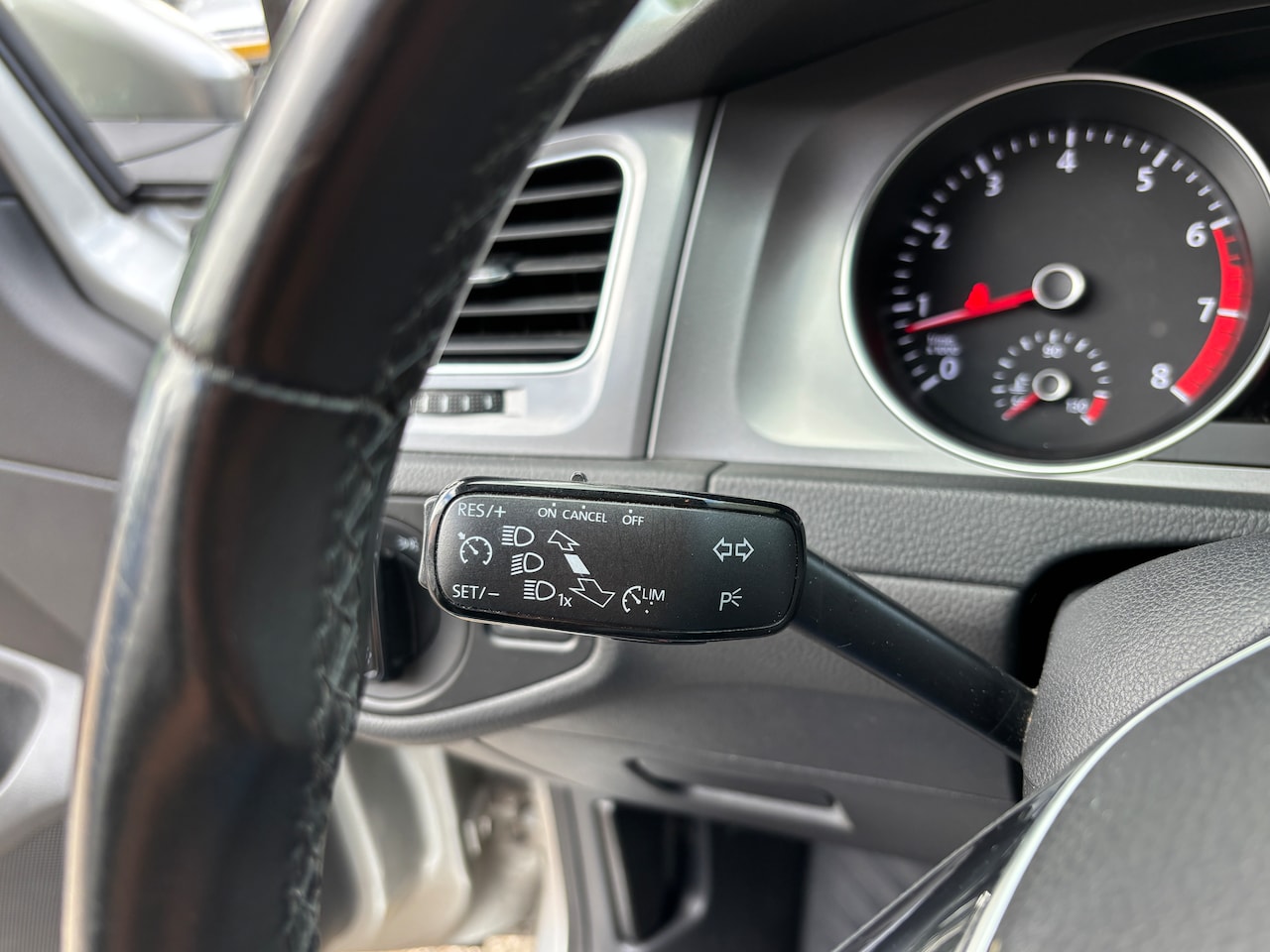Volkswagen Golf - 1.2 TSI Trend Edition