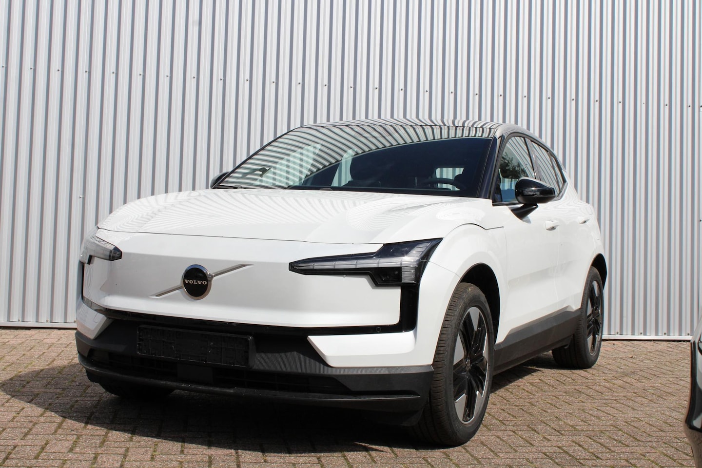 Volvo EX30 - Single Motor Plus 51 kWh Single Motor Plus 51 kWh, Google navigatie | Stoelverwarming | Stuurwiel verwarming | Elek - AutoWereld.nl