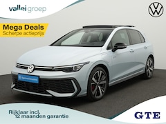 Volkswagen Golf - 1.5 eHybrid GTE 272 pk DSG | Panoramadak | IQ Light | Head-up display | Stuur-/stoelverwar