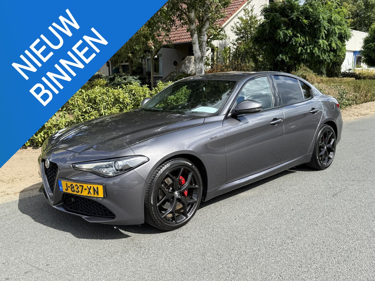 Alfa Romeo Giulia - 2.0T Sprint 200PK Automaat•Veloce•Leder - AutoWereld.nl