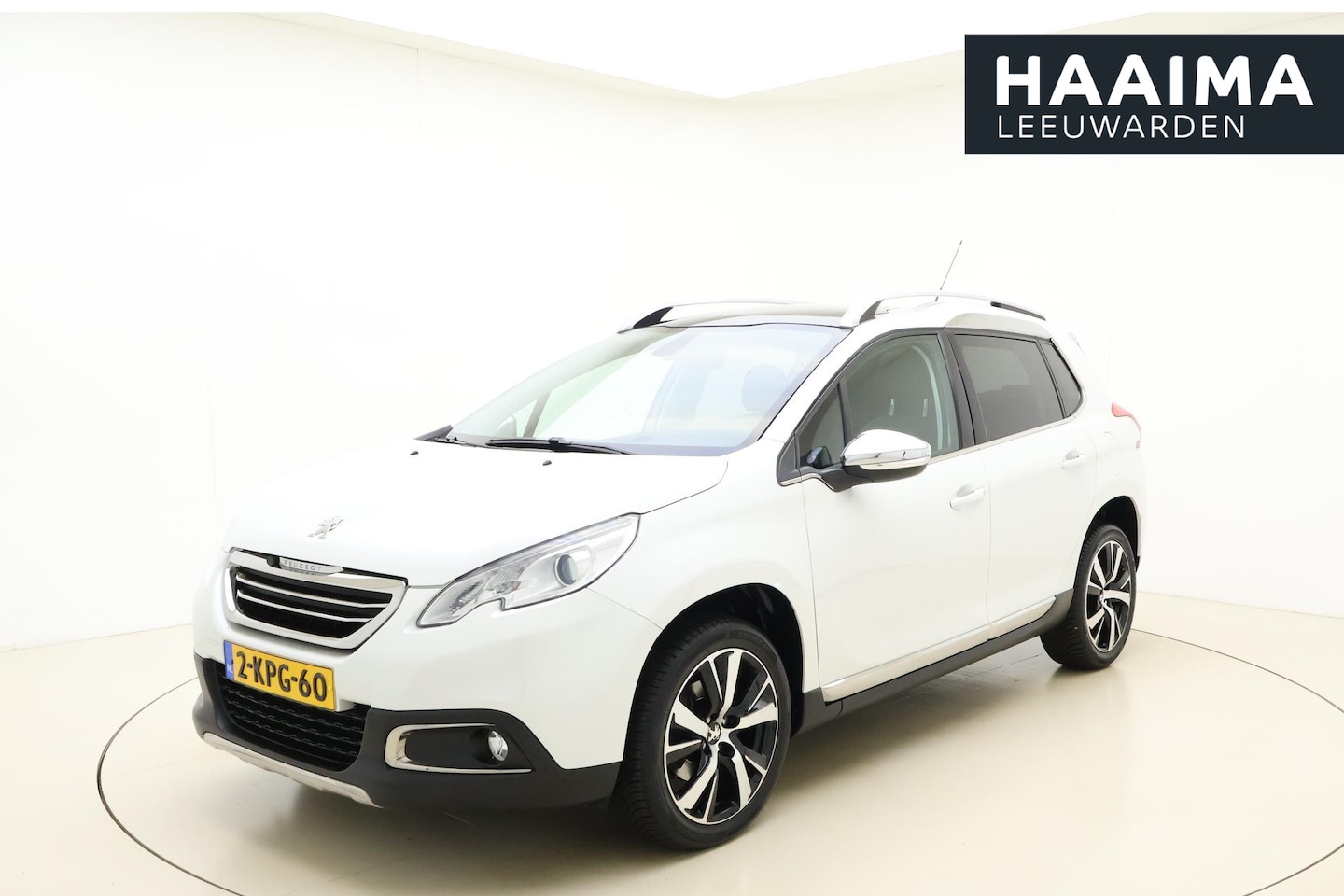 Peugeot 2008 - 1.6 VTi Féline 120 PK | Handgeschakeld | Parkeersensor | Cruise Control | Panoramadak | Cl - AutoWereld.nl