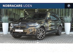 BMW iX3 - High Executive / Trekhaak / Sportstoelen / Adaptieve LED / M Adaptief onderstel / Comfort