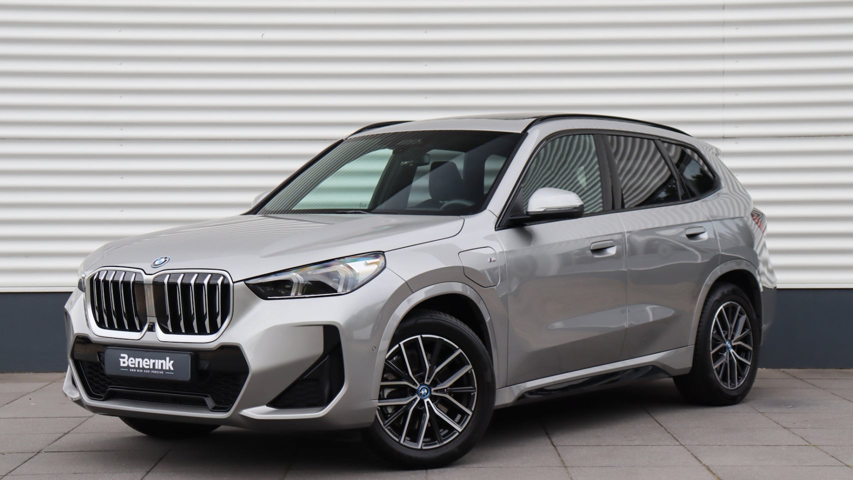 BMW X1 - xDrive30e M-Sport | Head-up | Panoramadak | Trekhaak | Stuurwielverwarming | Comfort Acces - AutoWereld.nl